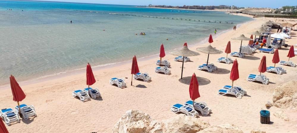 Fully Equipped Apartments Pool & Mountains View In Porto Sharm Resort מראה חיצוני תמונה